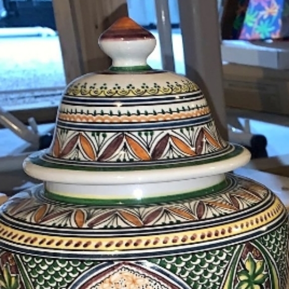 Portuguese Authentic Hand Painted Signed Urn Vases w Lids Vintage - Picture 4 of 7